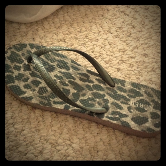 Leopard flip flop & black flip flop!