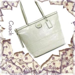 ⚡️SALE⚡️ 💯% Authentic Coach Tote