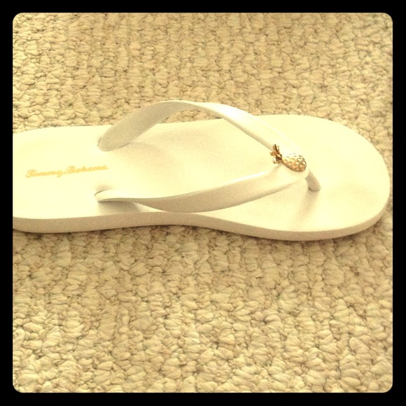 Tommy Bahamas white pineapple flip flop