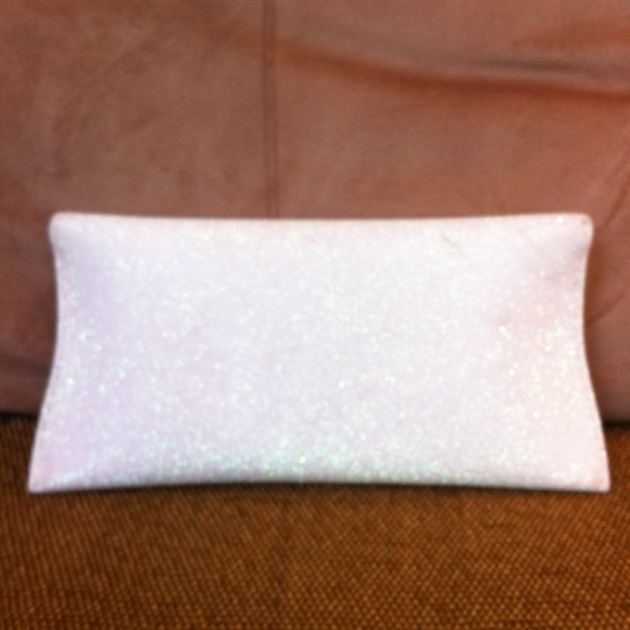 20% off ! Authentic VBH Luxury Manila 38g clutch - Picture 2 of 4