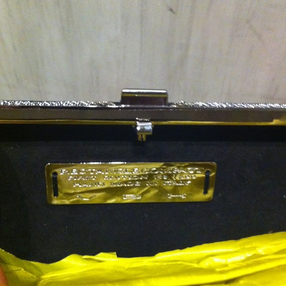 20% off Authentic Vbh Luxury rectangle compact 24 - Picture 3 of 4