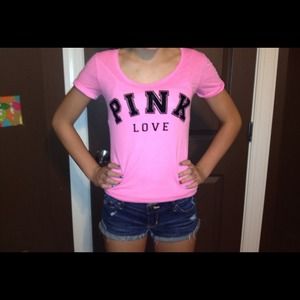 Love pink tee