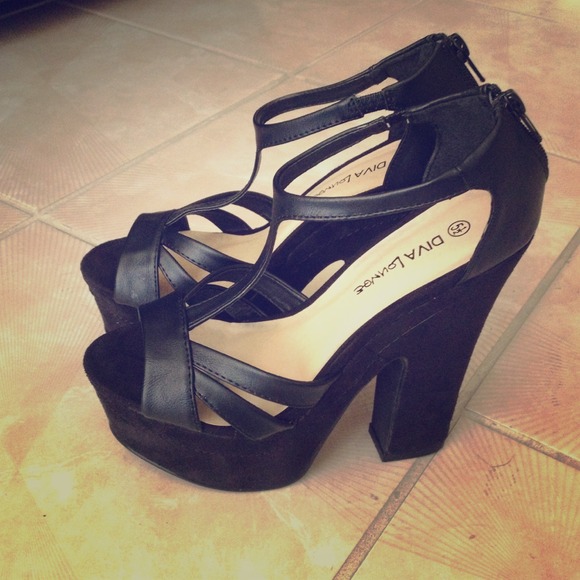 💢REDUCED💢Black open toe heels