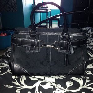 COACH PURSE - OVER THE SHOULDER 👊 RESERVED