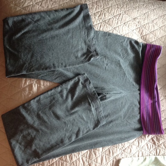 Grey yoga pants