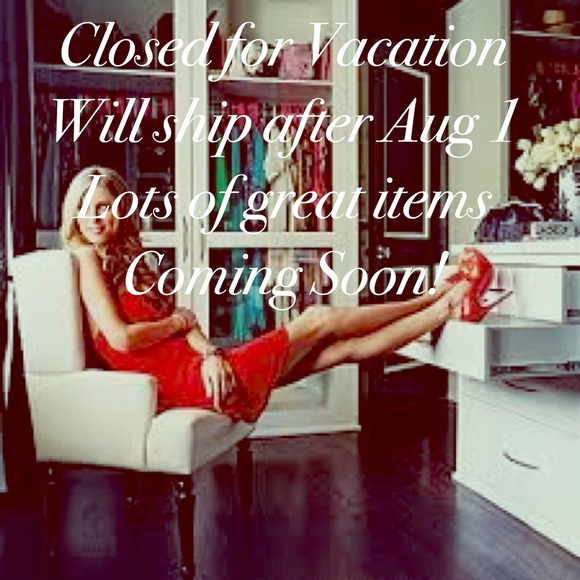 👛VACATION HOLD👠👗