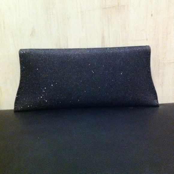 20% off today only! Authentic Luxury 38p - Picture 2 of 4