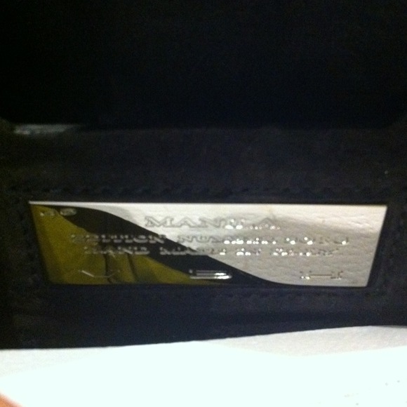 20% off today only! Authentic Luxury 38p - Picture 3 of 4