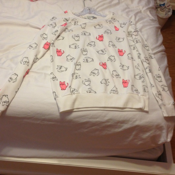 SOLD✋ Forever 21 Cat Sweater