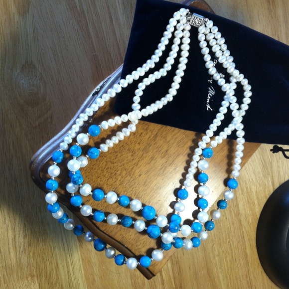 REAL Pearl Cascade Necklace in original velvet bag - Picture 4 of 4