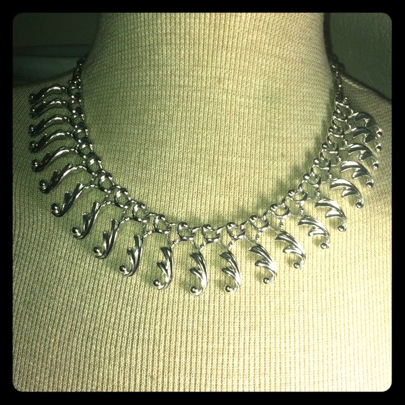 Vintage Sarah Coventry Silver Tribal Bon Necklace - Picture 1 of 3