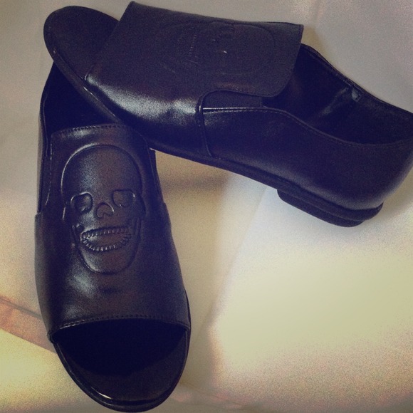 Shoes - Skull Slip Ons