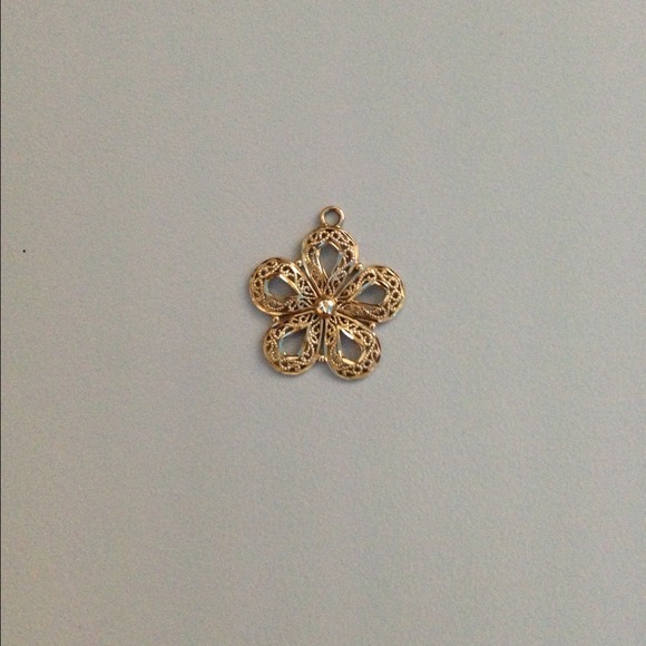 🔴SOLD Star pendant 10k gold each