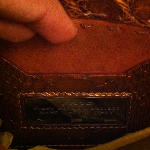 20 % off today! Authentic VBH luxury trio clutch - Picture 3 of 3