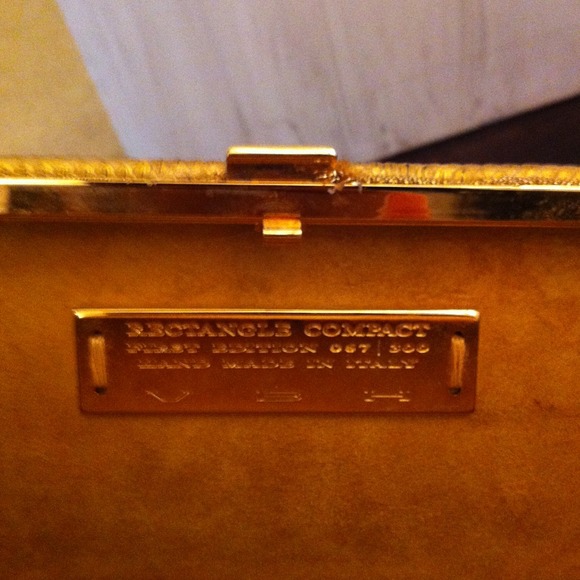 20 % off !Authentic VBH luxury rectangle compact - Picture 4 of 4