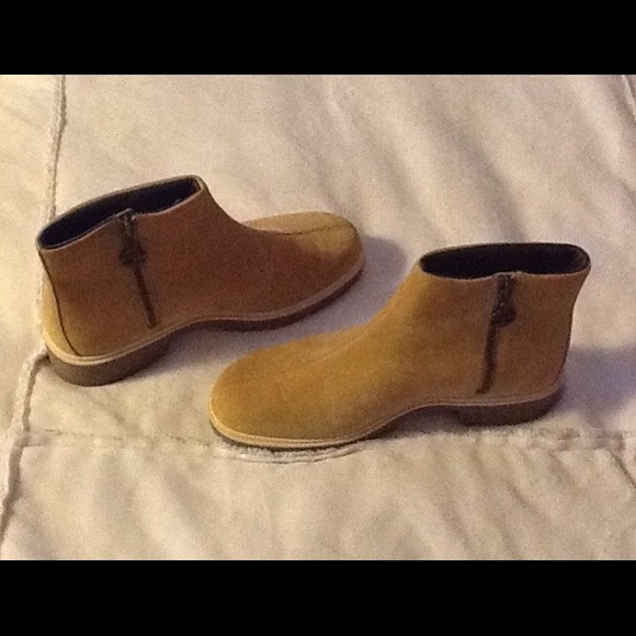 Brand New Camel Color Timberland Boots. Size 8.