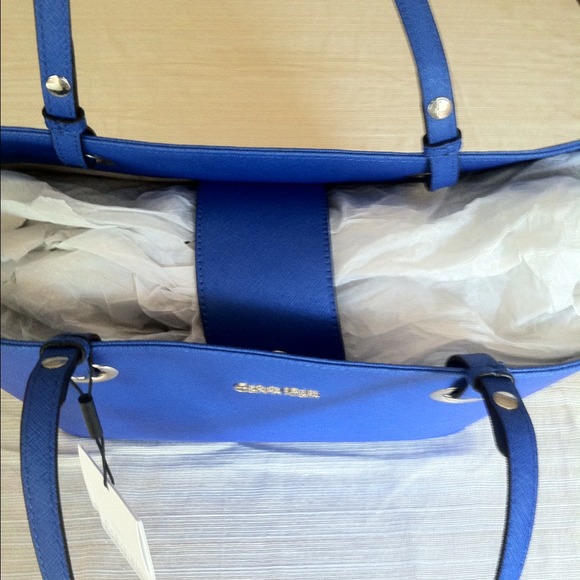 Reserved⛔Brand new saffiano leather Calvin Klein - Picture 4 of 4