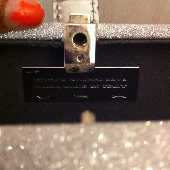 Authentic VBH luxury baton clutch - Picture 2 of 2