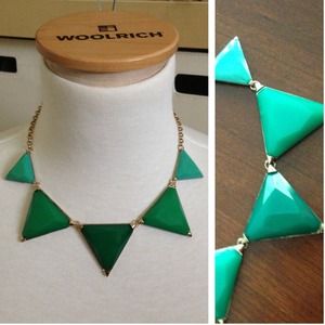 NWOT green and gold statement necklace