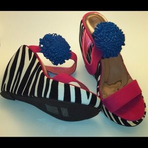 Super hot pink/blue zebra print wedge