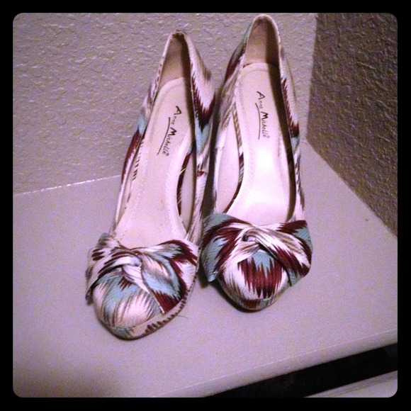 Anne Michelle heels