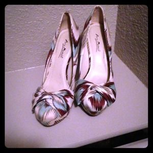 Anne Michelle heels