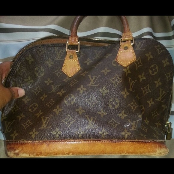 Louis Vuitton Handbags - 🚨🚨SALE $120🚨🚨 AUTHENTIC!! LV Alma
