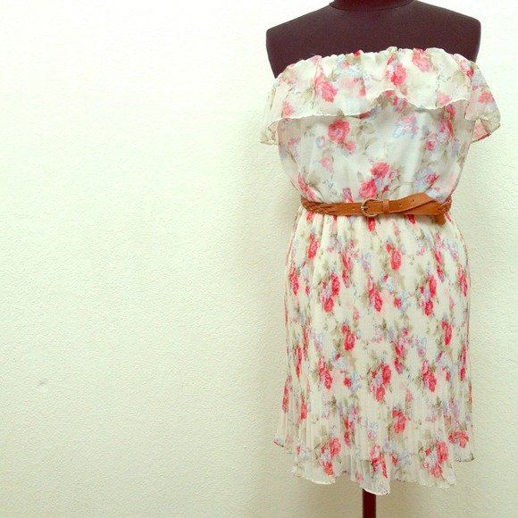 RESERVED NWT Papaya Floral Pleated Dress