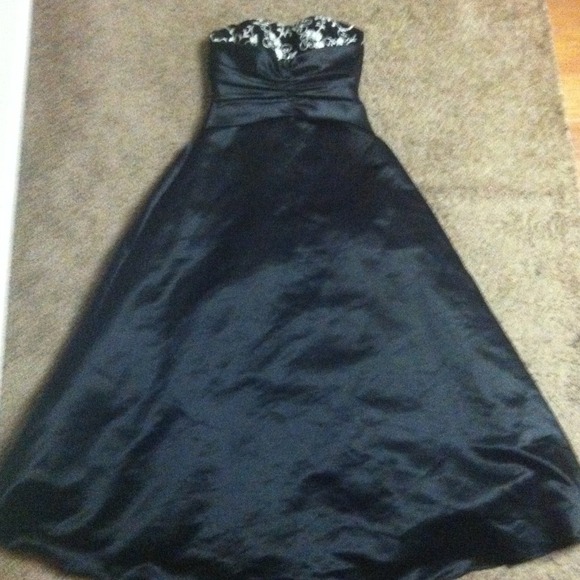 Black Lineing Gown Made In U.S.A