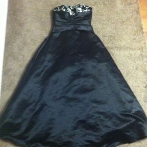 Black Lineing Gown Made In U.S.A