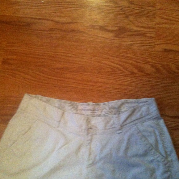Aeropostale white shorts - Picture 2 of 3