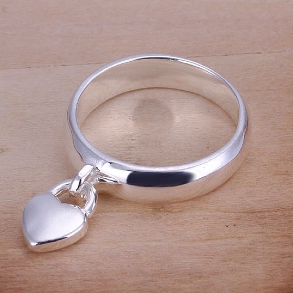 STERLING SILVER 925 RING WITH HEART SZ 7