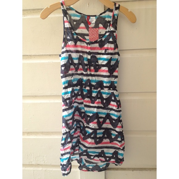 Dresses & Skirts - ❌SOLD❌Zig zag dress