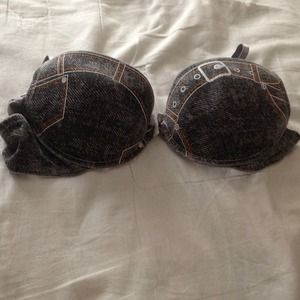 Cute graphic bra 36C