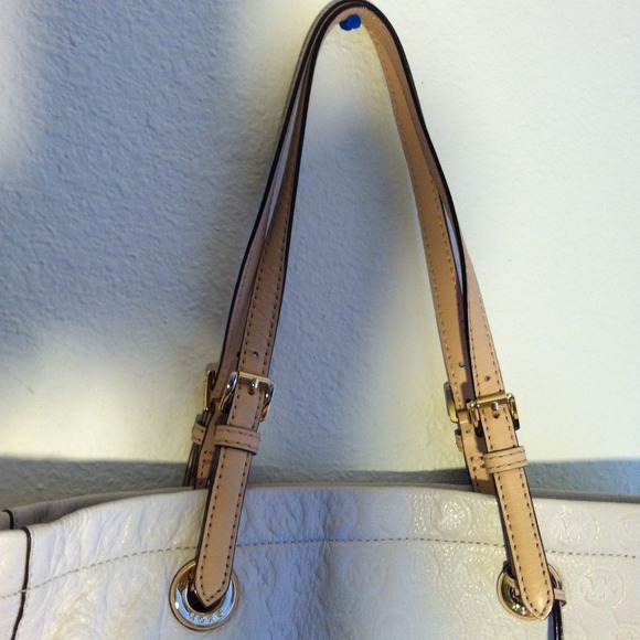 💢SOLD💢Authentic Michael Kors bag - Picture 3 of 4