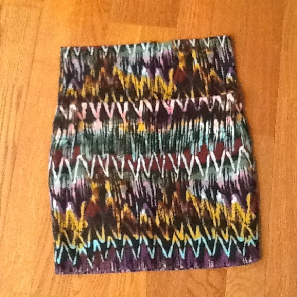 Printed pencil skirt