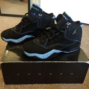 Black/Blue Jordan Athletic Shoes - Boys 6.5