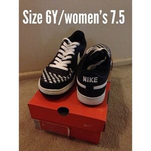 Nike sneaker (Legend)