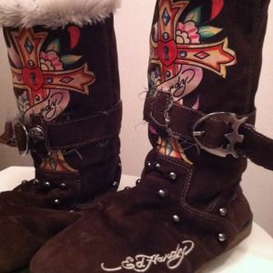 Size six Ed hardy boots