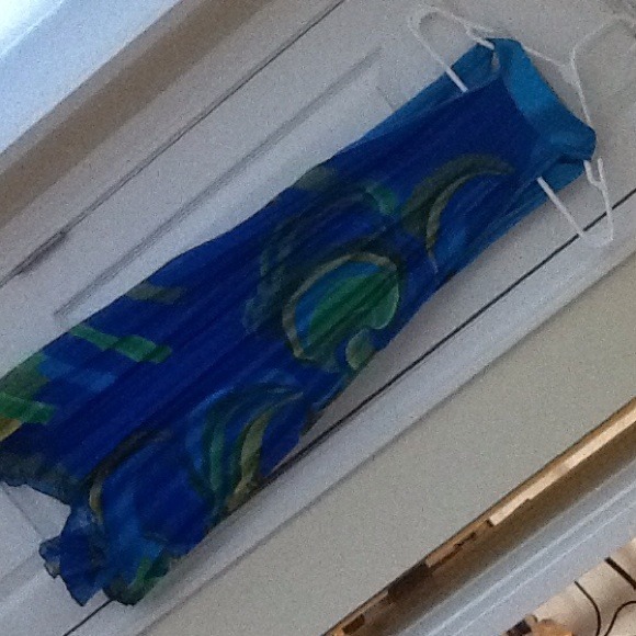 Gorgeous Dress - Picture 2 of 3