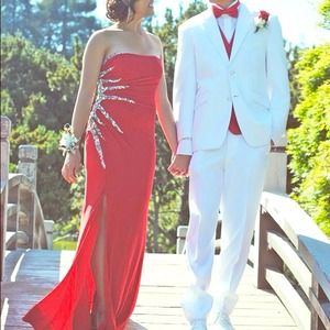 🚫SOLD🚫Beautifully sequenced red prom dress