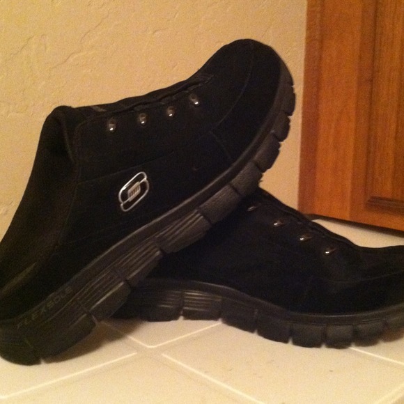 REDUCED! Sketchers slip on - worn 2x