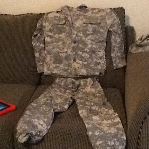 Unisex original army uniform for 10 year old.
