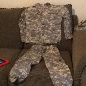 Unisex original army uniform for 10 year old.