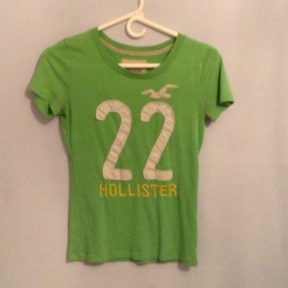 Green hollister t-shirt