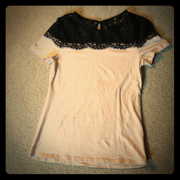 T-shirt with lace