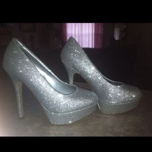 Glitter pumps NEW W/O TAGS