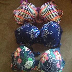 VS Striped NWOT *priced to sell for @virgomoon08*