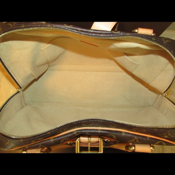 100% Authentic Louis Vuitton Manhattan GM Bag - Picture 3 of 4