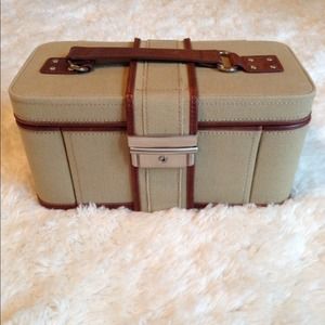 REDUCED Jewelry box nwot
